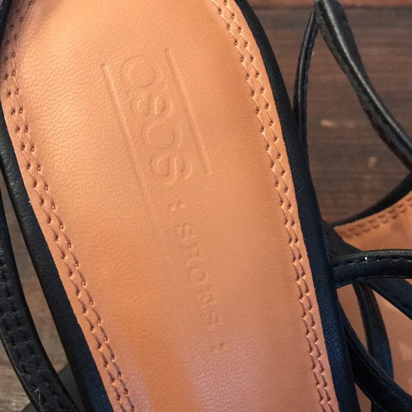 Little black heels - Picture 2 of 4